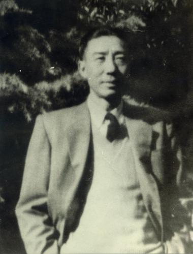 20211119_062805_500.jpg 图2 党委书记、校长彭康_副本.jpg