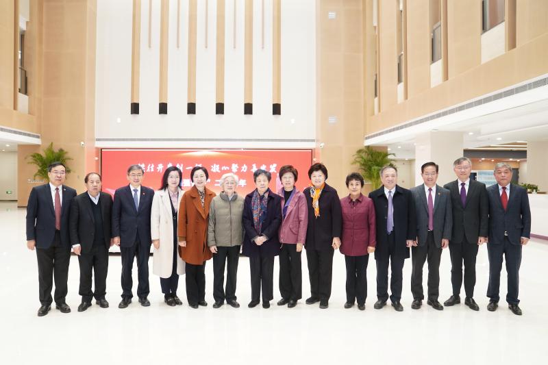 20251129_230406_754.jpg 大合影.jpg