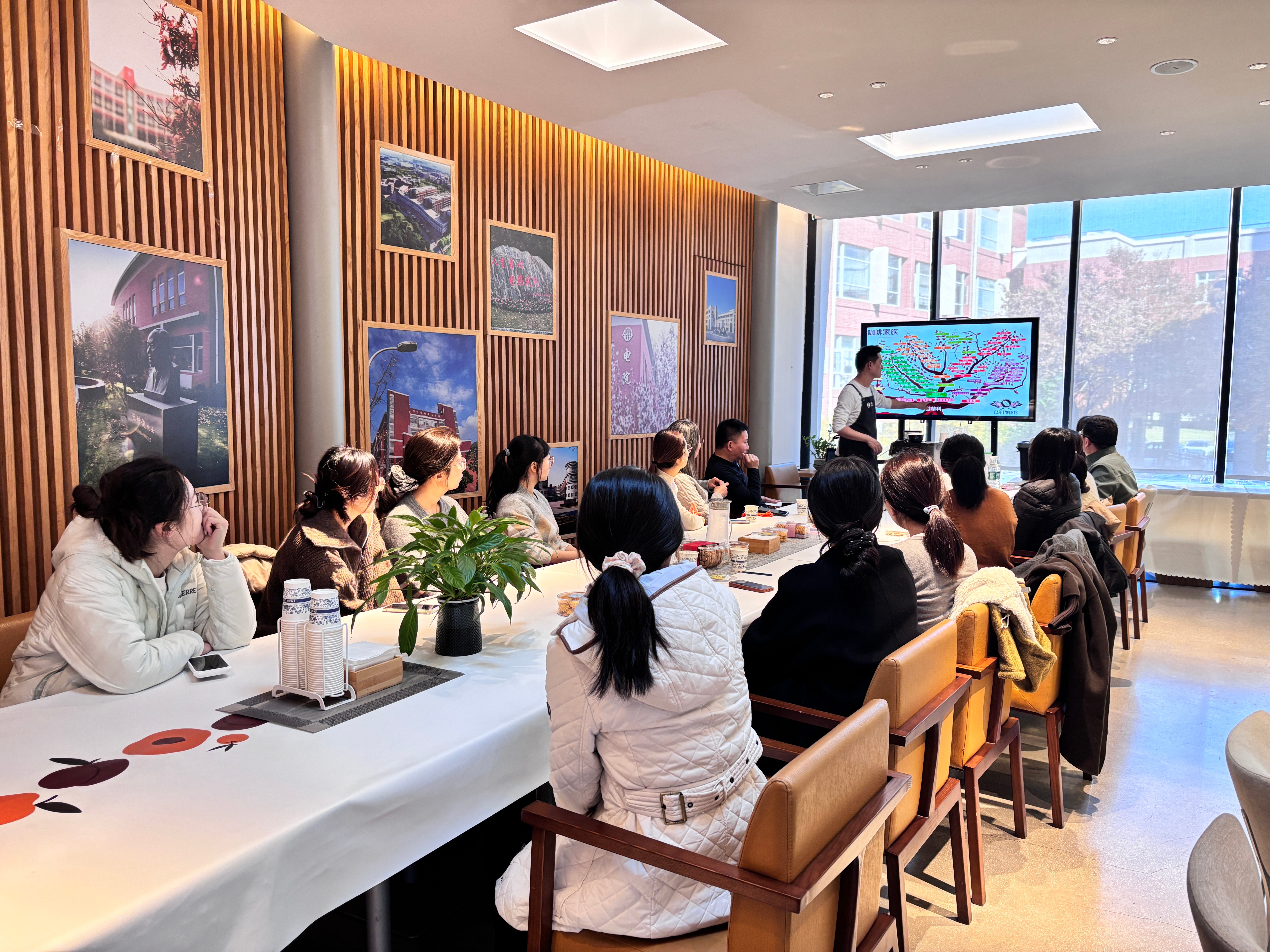 1764925465830190.jpg 1764925465830190.jpg