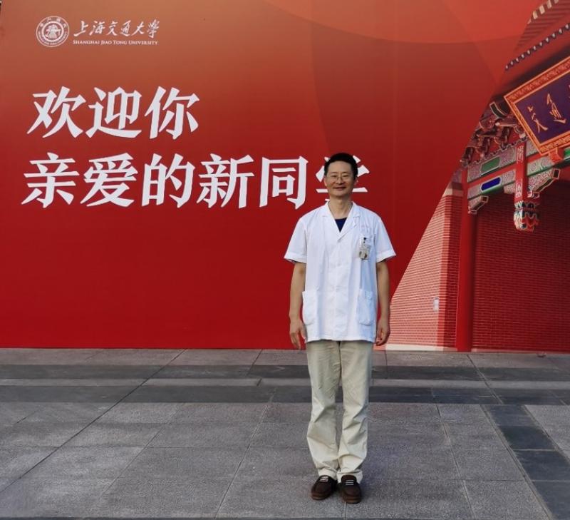 开云网页登录
“管理服务奖”一等奖获得者、校医院院长