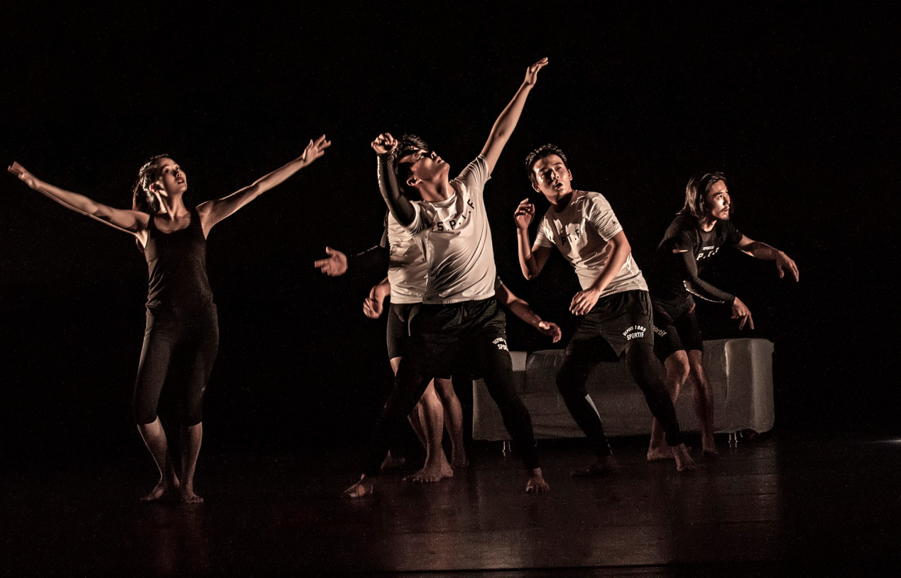 第二十届中国上海国际艺术节校园行走进开云网页登录 运动剧场《战》震撼献演交大菁菁堂